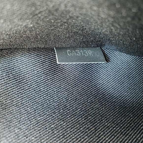 Louis Vuitton District MM Damier Infini Leather - Picture 12 of 12